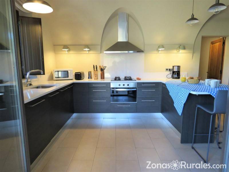 Casa Keller | Casa Rural en Llampaies (Girona)