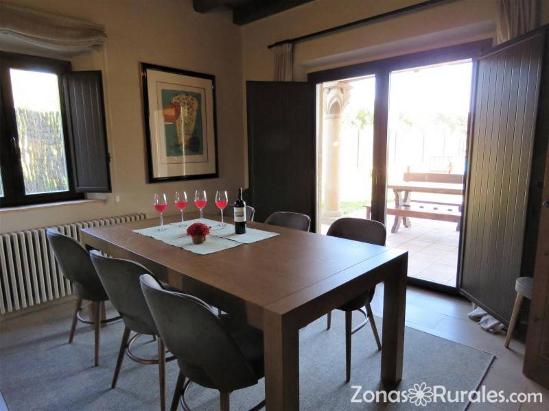 Casa Keller | Casa Rural en Llampaies (Girona)