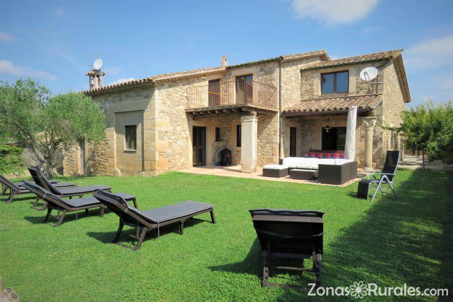 Casa Keller | Casa Rural en Llampaies (Girona)