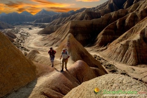 Con los pies en el suelo y la mirada en el infinito: Bardenas Reales