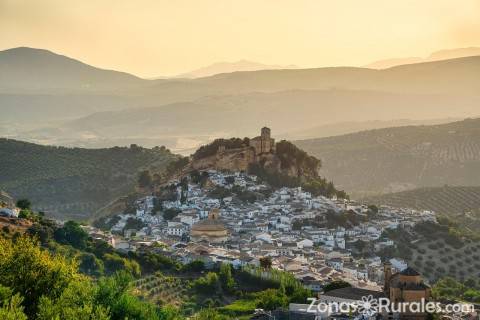 Vive y trabaja en el campo