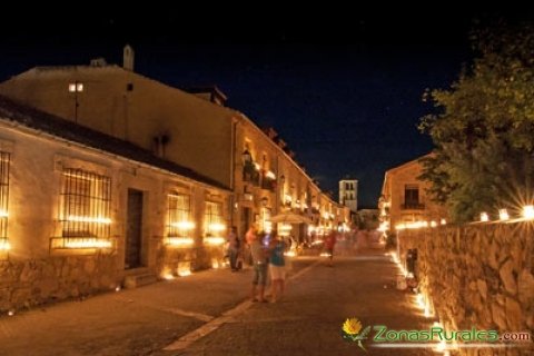 Pedraza en la Noche de las Velas (Segovia)