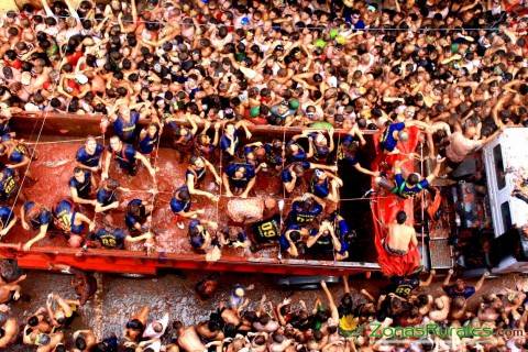 Viajar a La Tomatina de Buol, turismo rural en el interior de Valencia