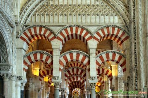 Crdoba y su Mezquita: esplendor de arte y cultura.