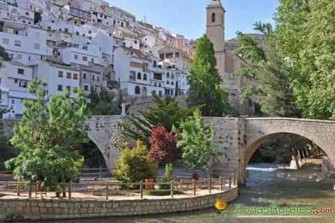 Visita Alcal del Jcar en Albacete y sorprndete.