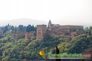 La Alhambra de Granada, arte y naturaleza.