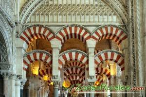 Crdoba y su Mezquita: esplendor de arte y cultura.